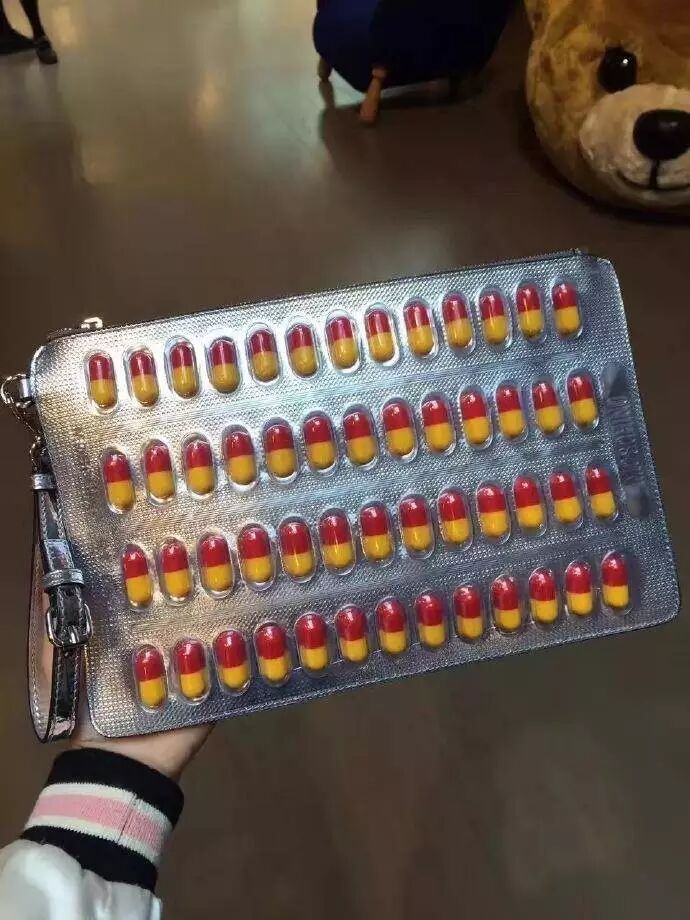 这是一个药不能停包治百病的包