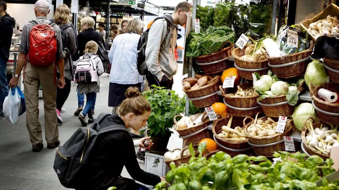 



哥本哈根市场：能装下世界的美食玻璃房

