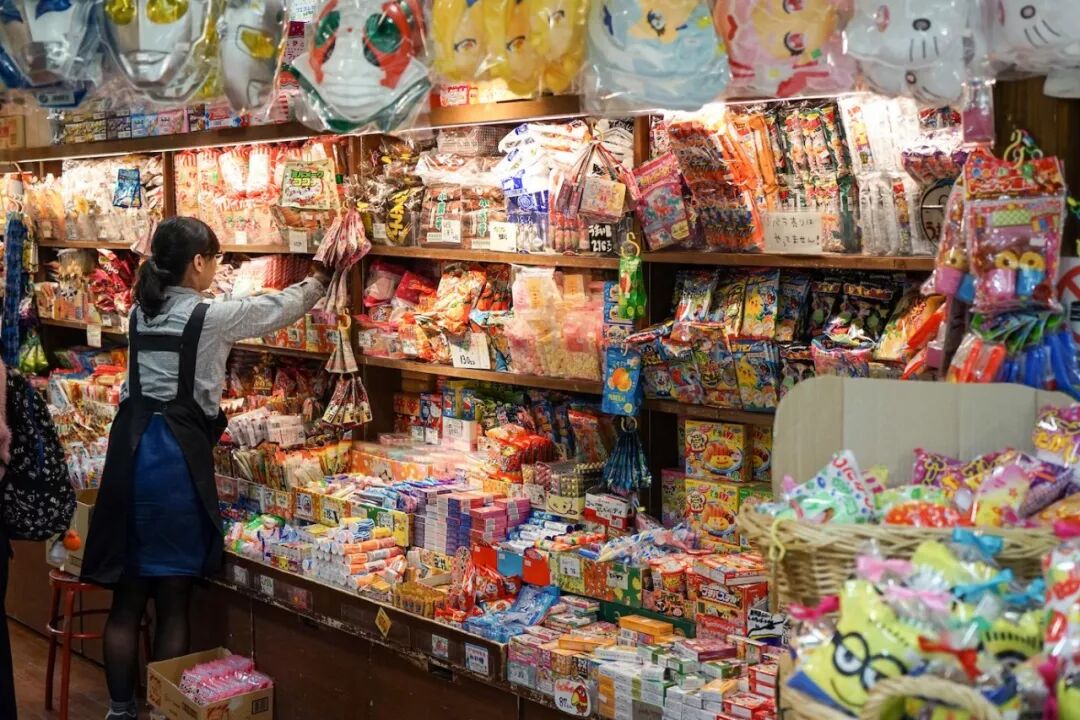 



超怀旧！儿时记忆中的零食小卖店
