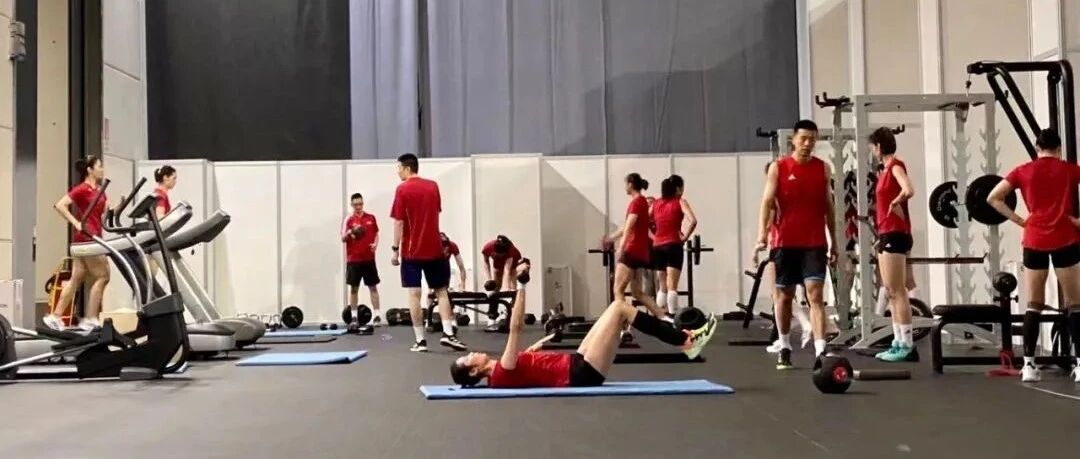 VNL · 队报｜“六人组”报到第一件事：跟郎导业务学习！