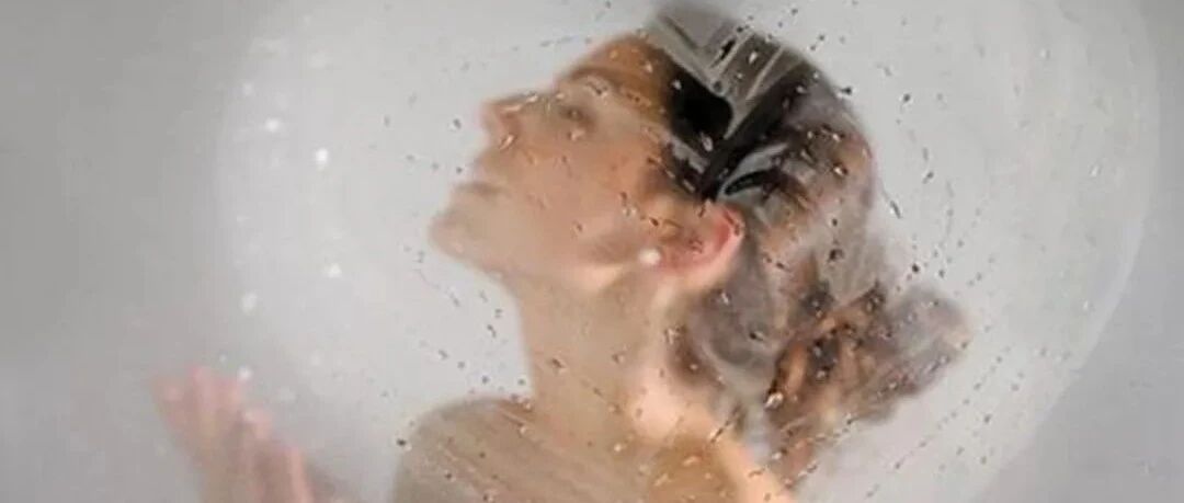 男子过劳后洗热水澡休克！三大禁忌洗澡时别犯！