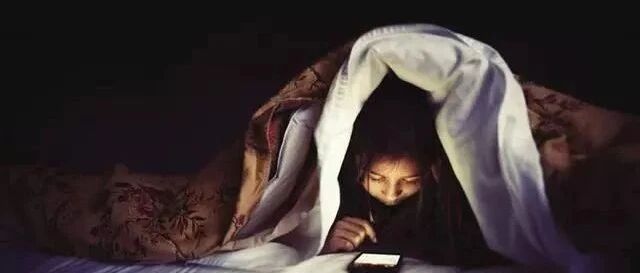 9岁娃躺着玩手机引发肺栓塞！99%毫无征兆，5招教你远离ta！