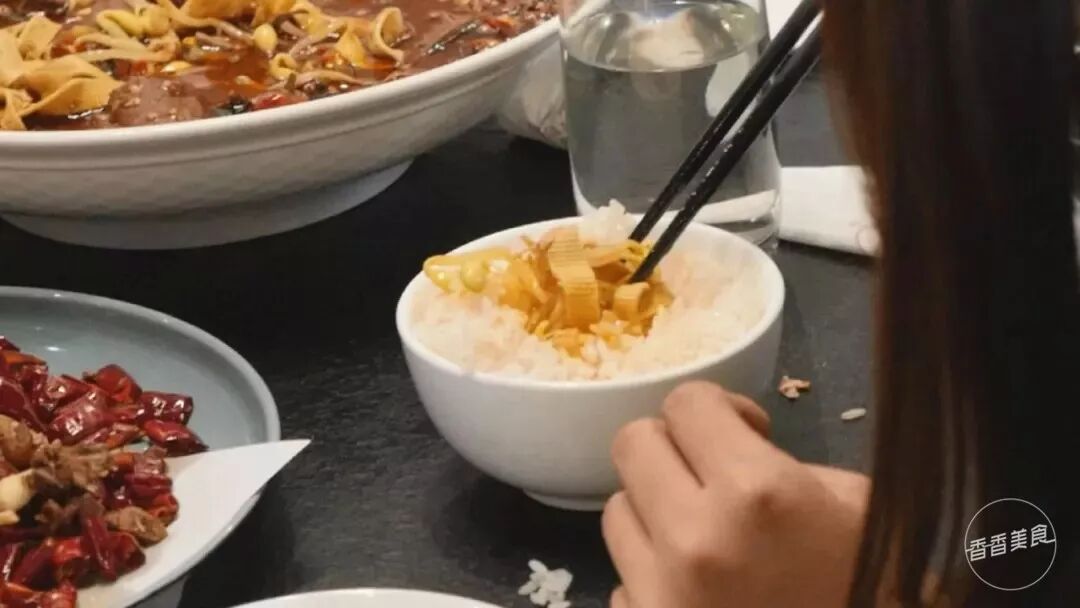 毛血旺需要哪些食材_做毛血旺的配料都有什么_饭店毛血旺的材料