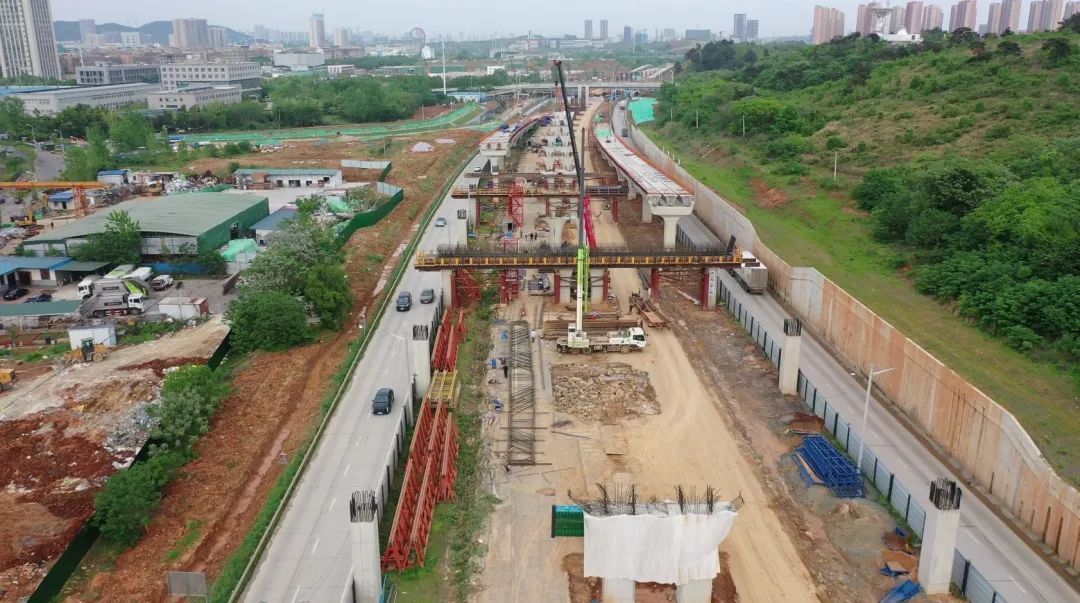 武汉都市圈“硬联通”加速升级，高新三路改造提升工程明年9月完工