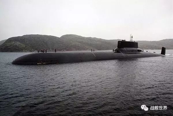 只有经过对比，才知道台风级潜艇究竟有多大的图12