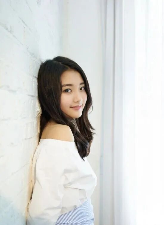 她被称为"南韩最美童星",00后的郑多彬肤白貌美酷似徐璐