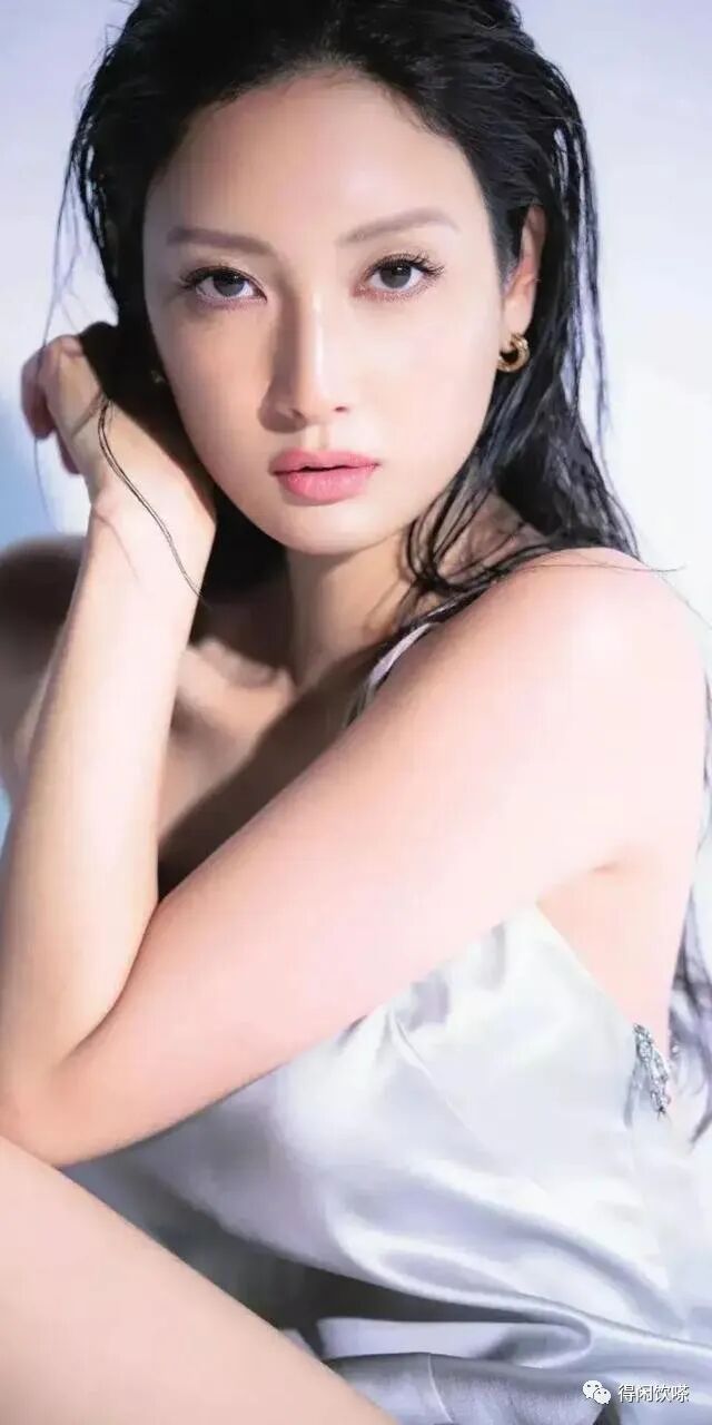 菜菜绪的故事激励着无数人,她用自己的努力和奋斗