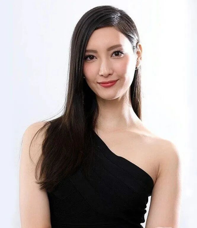 她有日本第一美腿称号菜菜绪颜值和身材比例让无数宅男沦陷