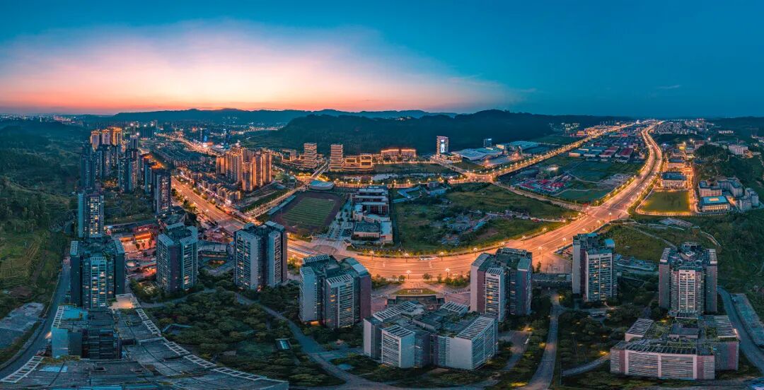 《美丽的三江新区夜色》 作者 张华《宜宾综合保税区》 作者 张元戎