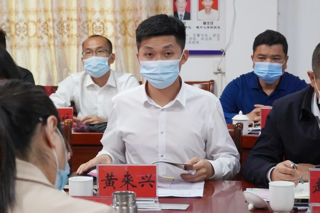 黄来兴副书记指出,坡头区各级妇联组织要深刻认识农村妇女"双创"重要