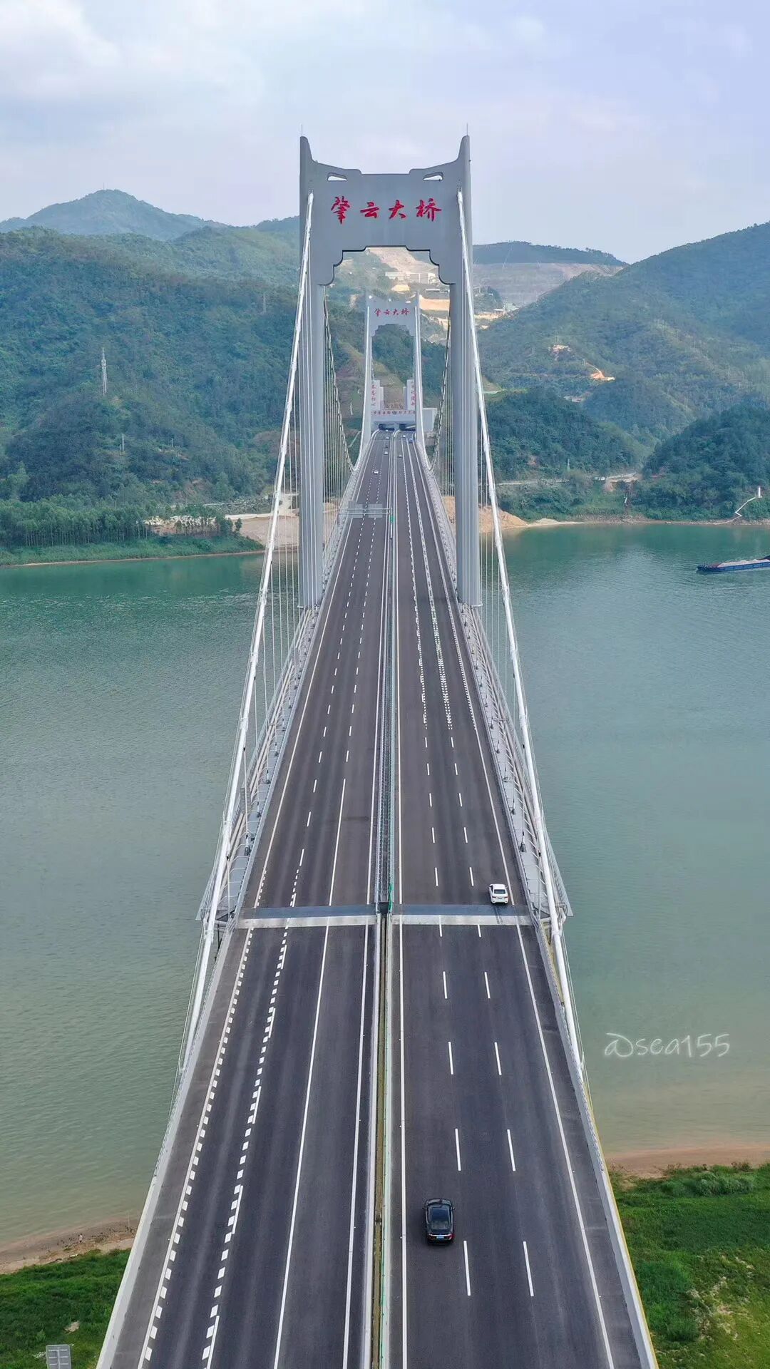 吴勇强/摄△阅江大桥理睬/摄处处透露着线条美和几何美镜头下的肇庆