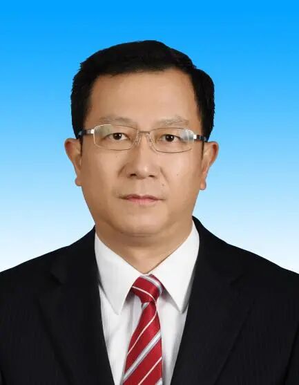 男,汉族,1970年4月生,研究生学历,中共党员,当选为肇庆市委书记