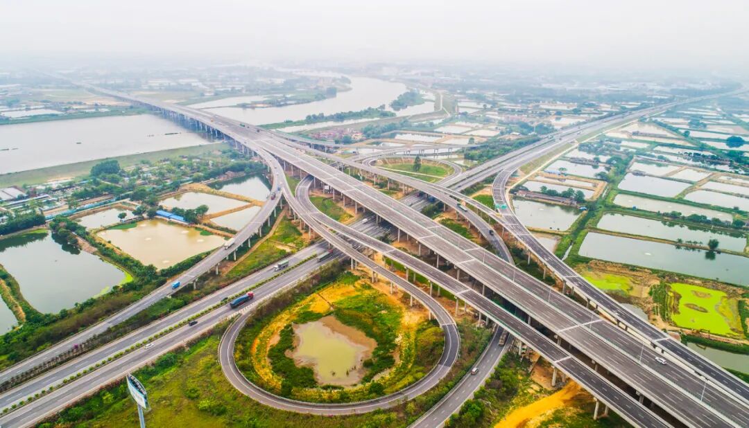 广佛肇三地城区1小时通达开通首日体验记者带你感受广佛肇高速有多快
