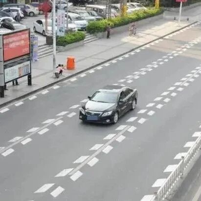 当心！不是所有“虚线”都能变道，这种情况下，直接扣3分