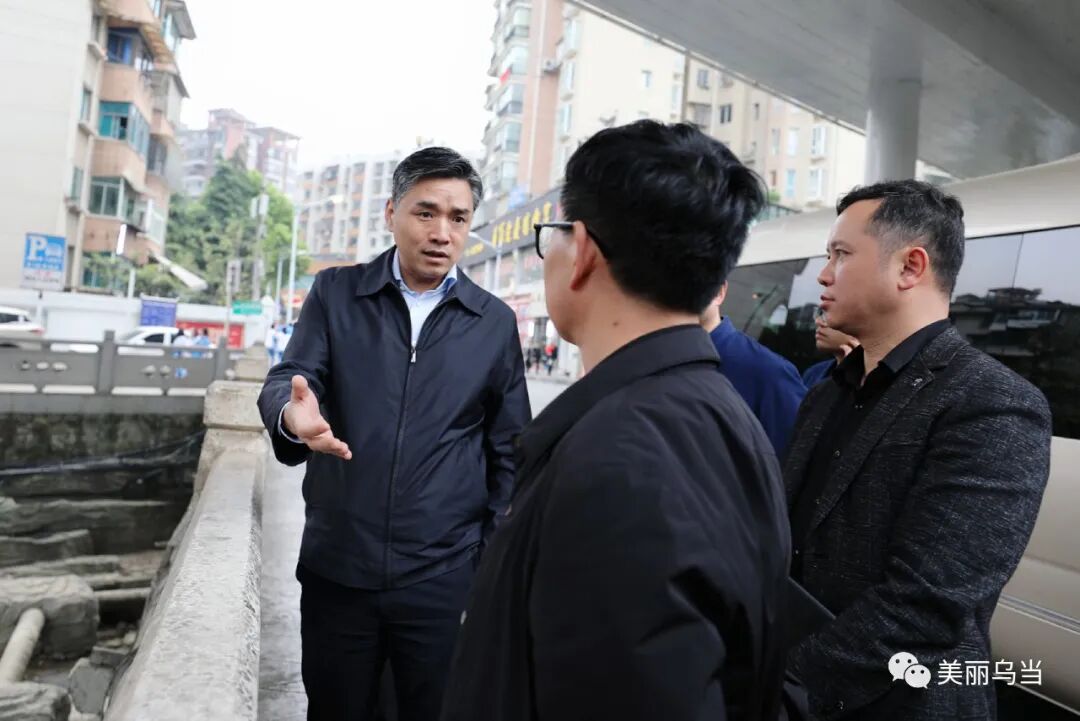 乌当区长李成调研生态环保工作暨区总河长巡河工作