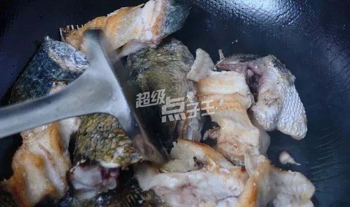 火锅鱼石斑蘸料怎么配_石斑鱼火锅汤底_石斑鱼火锅蘸料