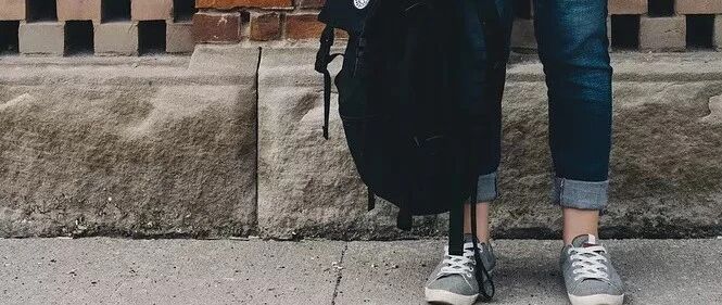 学校：教师补课是下班时间！家长：警察下班不抓小偷了吗？医生下班不救人了吗？