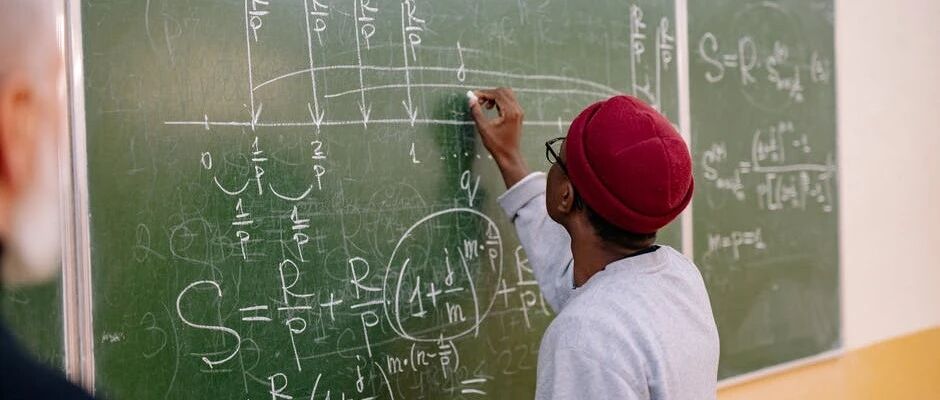 一次性绩效发5万多，连代课教师都不例外！网友：教育界的天花板