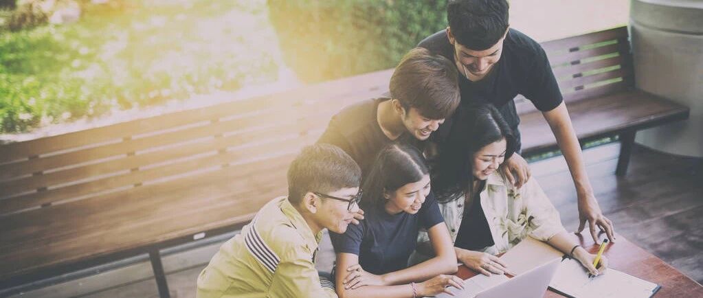 有一种炫耀，叫“我的老师很严格”（再忙也要读一读）