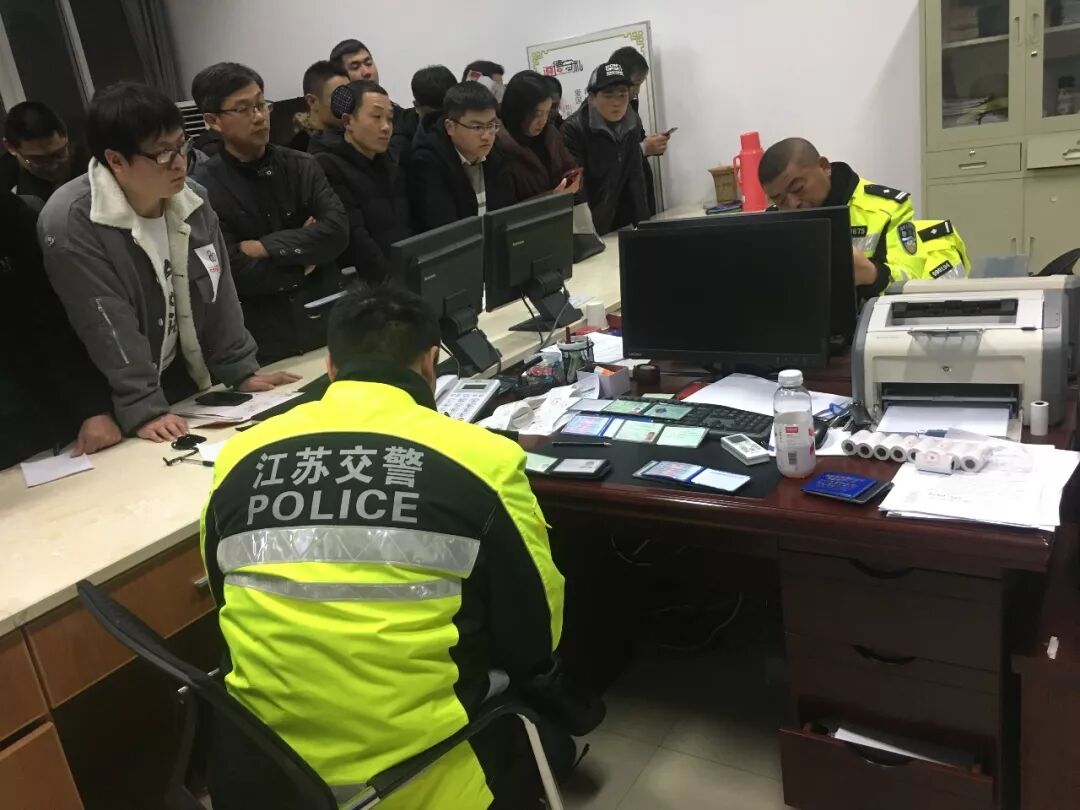 盐城交警发布高速安全行车攻略 春雪如约而至