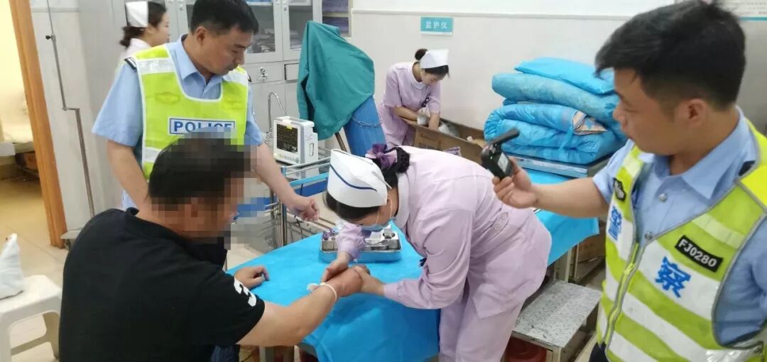 盐城一老外隔夜酒驾 欲上高速被盐城交警查处