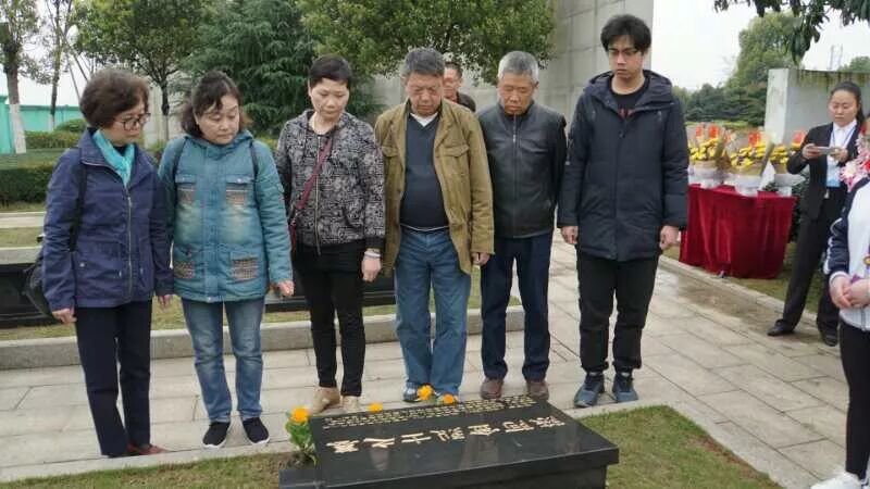 盐城籍烈士红军高级将领陈阿金的后代到抚州祭扫