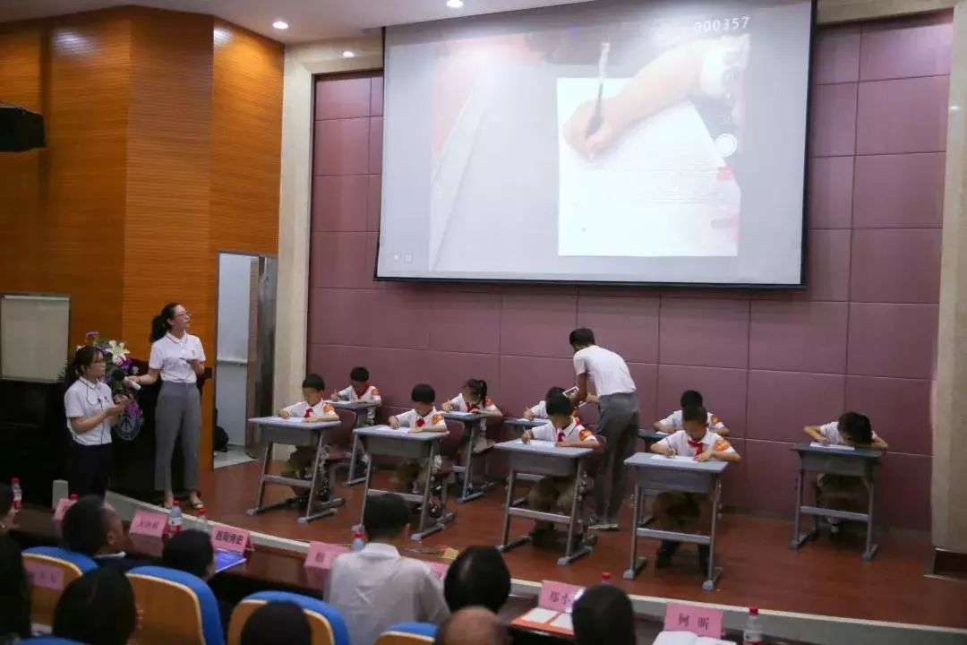 Keylight要闻丨曲江第二小学脑科学课程成果汇报会成功举行
