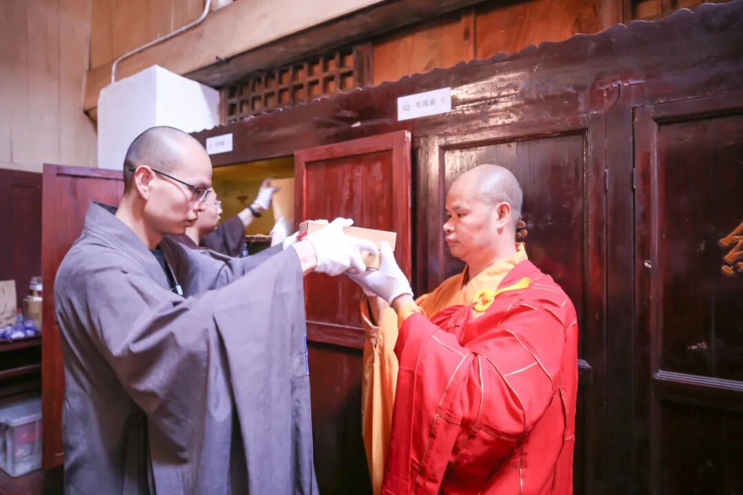 六月初六云居山真如寺举行晒经法会