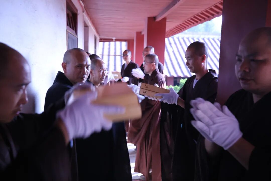 六月初六云居山真如寺举行晒经法会