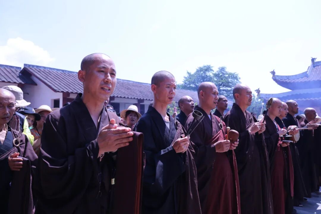 六月初六云居山真如寺举行晒经法会