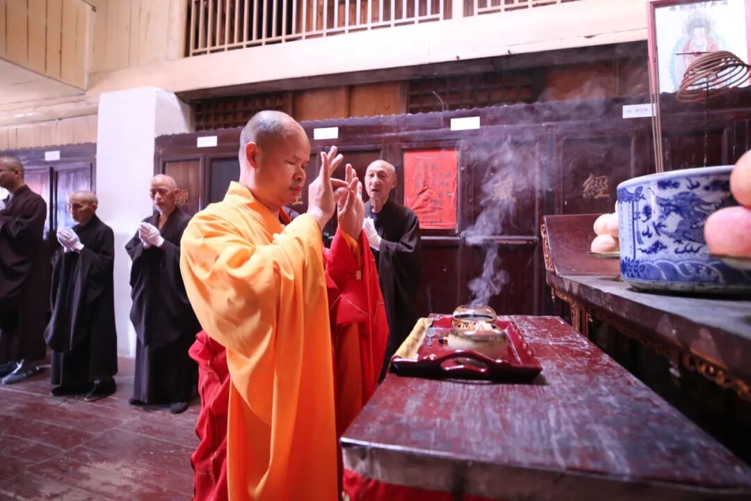 六月初六云居山真如寺举行晒经法会