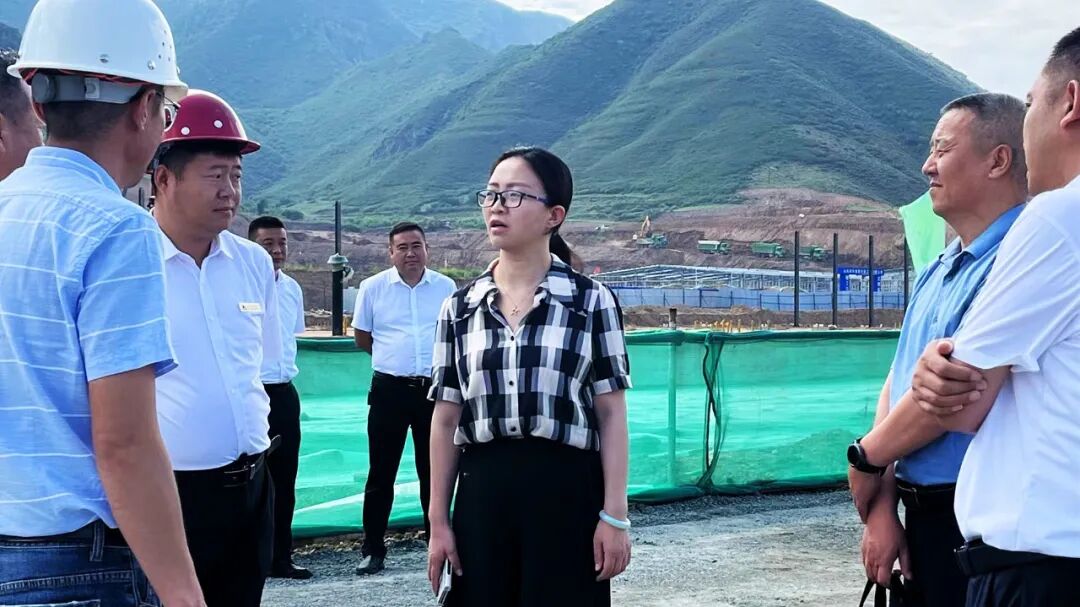 薛宏霞先后到赤城宏都食品有限公司牲畜屠宰项目,国华