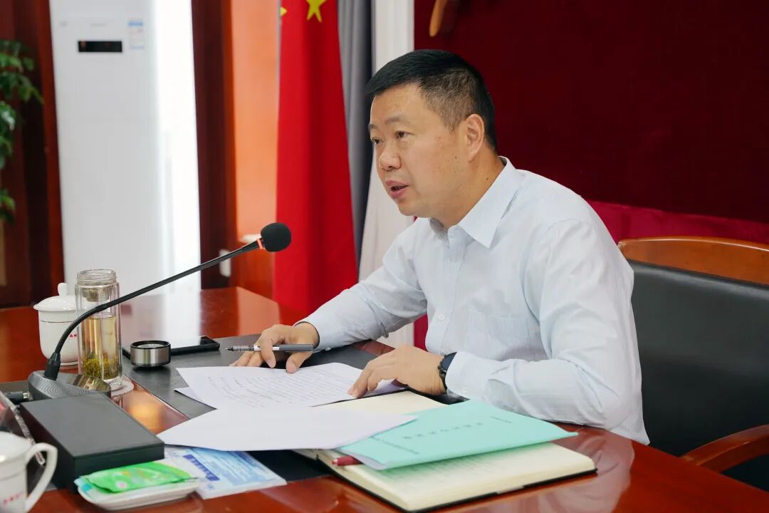 冯俊涛主持召开雨城区创建全国文明城市指挥部指挥长会议时强调凝聚