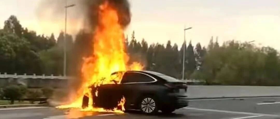 电池包基本完好！蔚来回应浦东事故