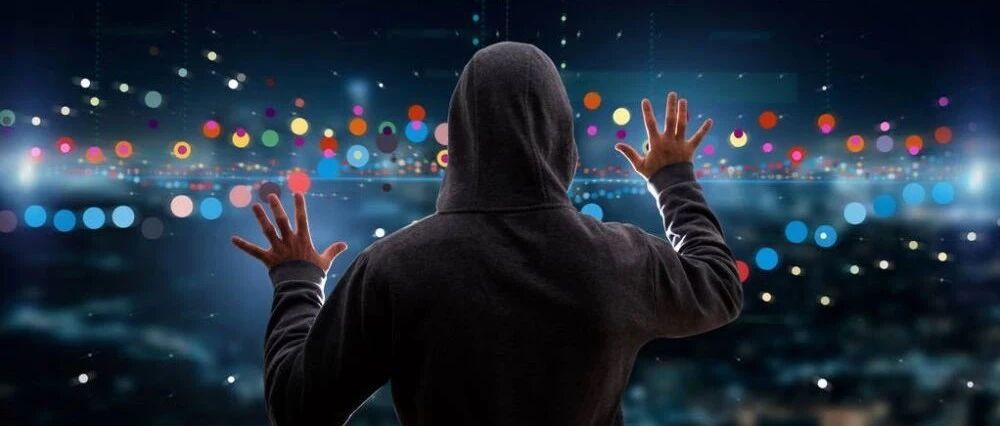 投资者自杀、黑客入侵、“不祥”预言……阴云重重下，美国最大散户平台准备上市