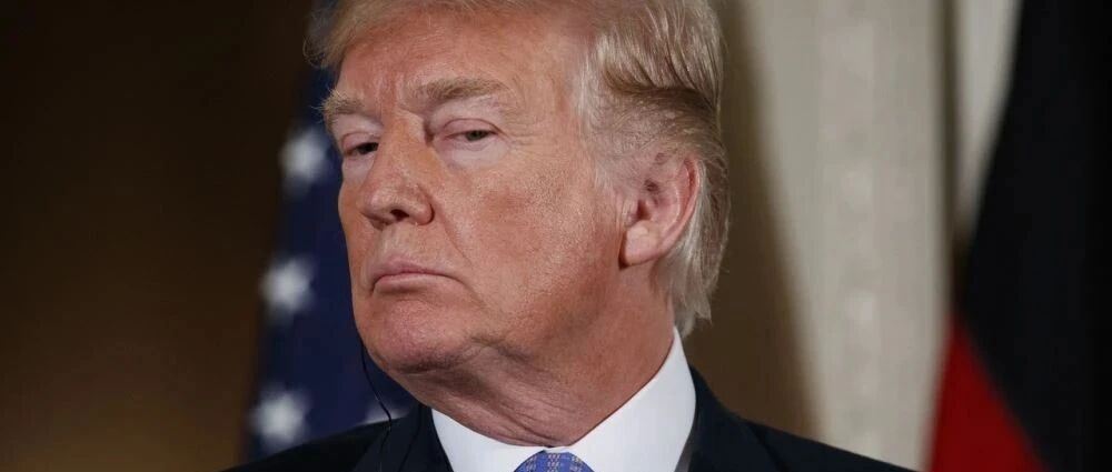 美国总统特朗普拒签新一轮刺激法案