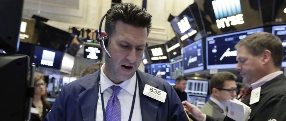 美股大跌！美国经济复苏放缓！美联储呼吁财政刺激