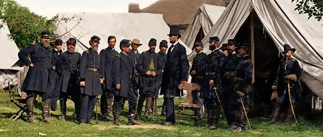 159岁的彩色老照片里，站着被刺杀的林肯