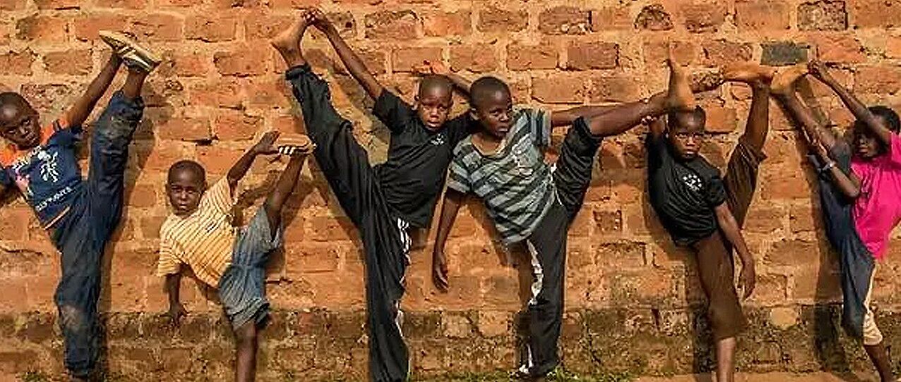 乌干达有个瓦卡莱坞，200美元就能拍电影