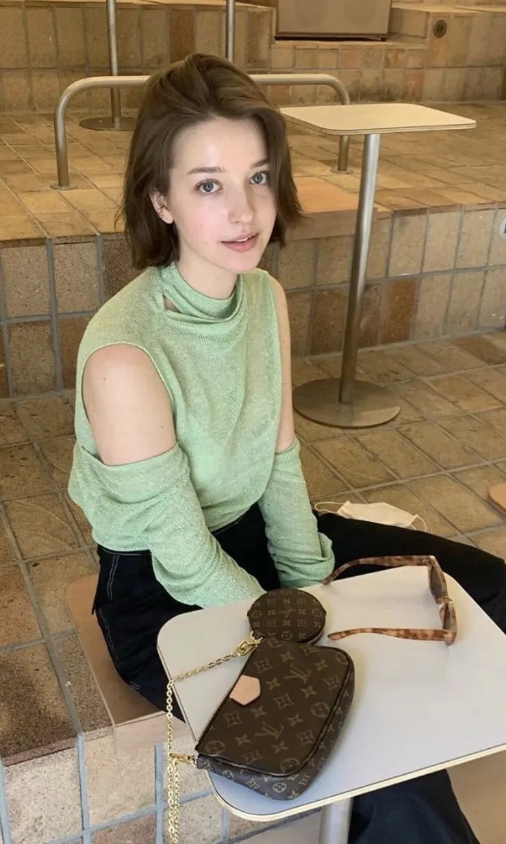 时尚模特安吉丽娜丹妮洛娃