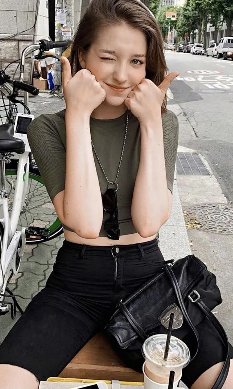 时尚模特安吉丽娜丹妮洛娃