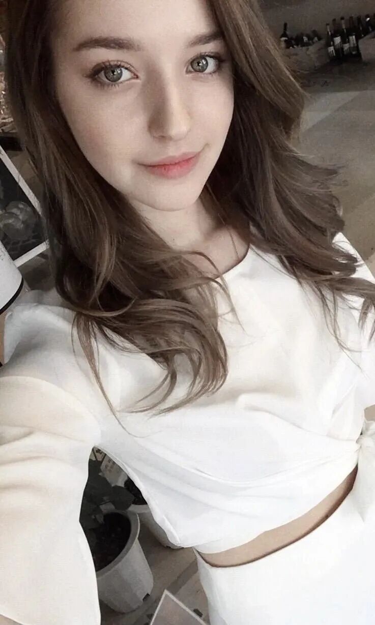 时尚模特安吉丽娜丹妮洛娃