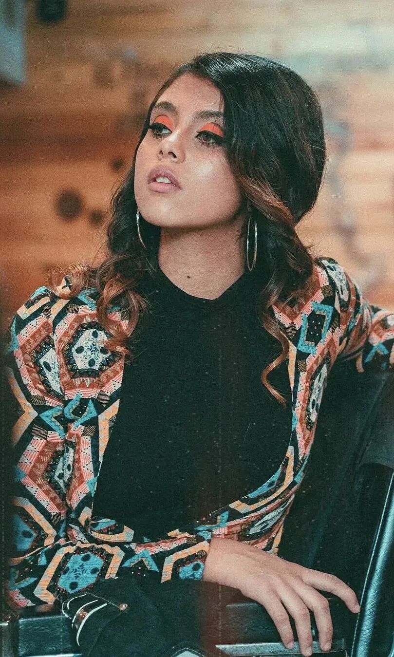 美丽性感可爱的墨西哥女演员和歌手蕾内塔瓦卡