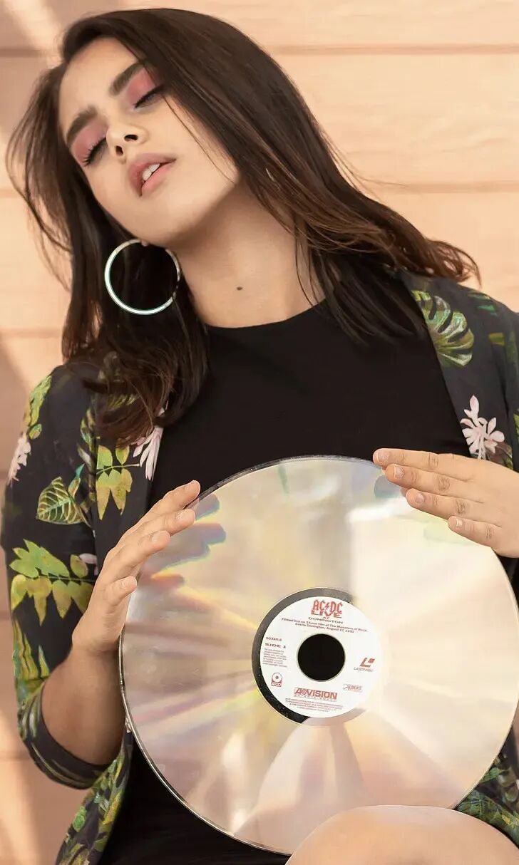 美丽性感可爱的墨西哥女演员和歌手蕾内塔瓦卡