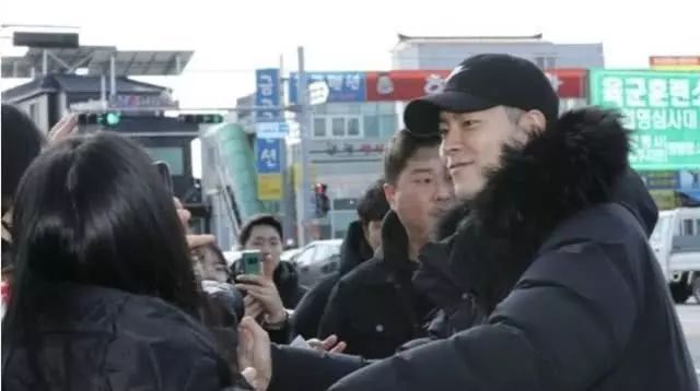 韓星洪宗玄入伍,平頭造型超接地氣,獲好友金宇彬打氣鼓勵 娛樂 第6張-尋夢娛樂 韓星洪宗玄入伍,平頭造型超接地氣,獲好友金宇彬打氣鼓勵 娛樂 第6張