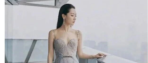 原因曝光？“浪姐”白冰礼服是不正当渠道获得，意外曝行内潜规则