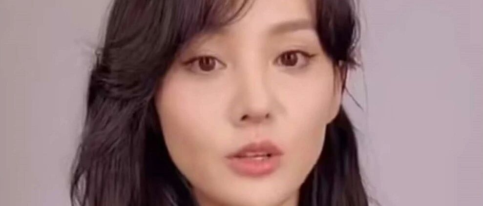 小仙女状态堪忧？29岁郑爽憔悴似40岁阿姨，发际线高眼窝凹陷