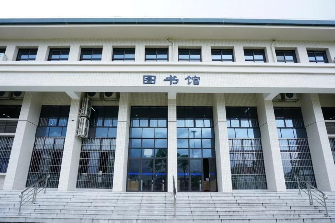 广东理工学院鼎湖校区图片