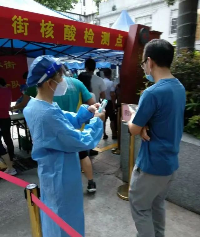 69岁阿姨谭玉梅根据自身情况做力所能及的事