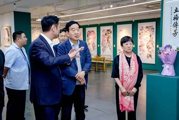 紫云承晖——李俊花鸟画作品展在《中国美术报》艺术中心开展（图10）